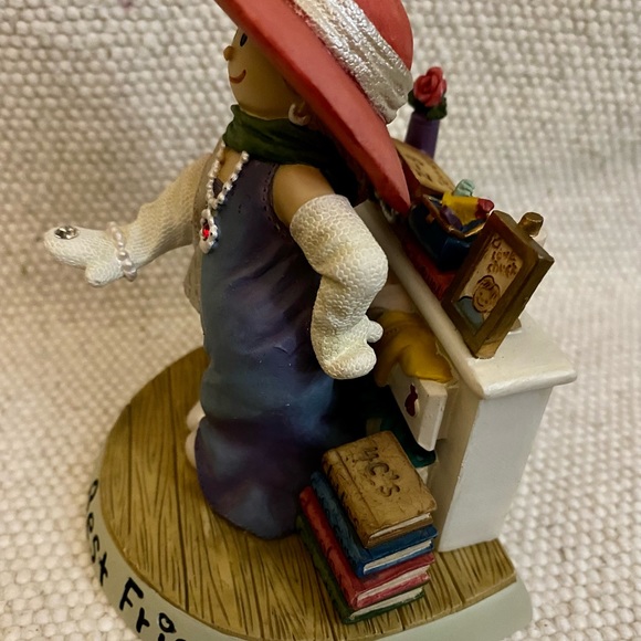 1999 “A GIRL’S BEST FRIEND” Holly Berry Figurine - Picture 5 of 7